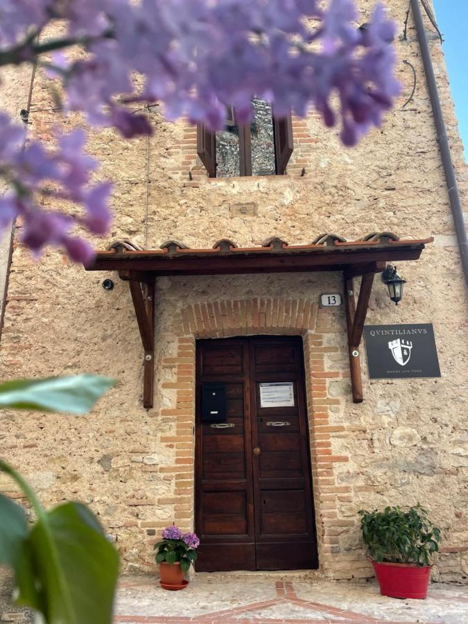 Qvintilianvs Bed & Breakfast Contigliano Екстериор снимка